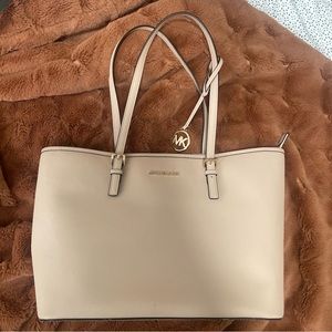 Michael Kors Large Jet Set Tote Bag “Ballet” Color (Light pink/Cream)